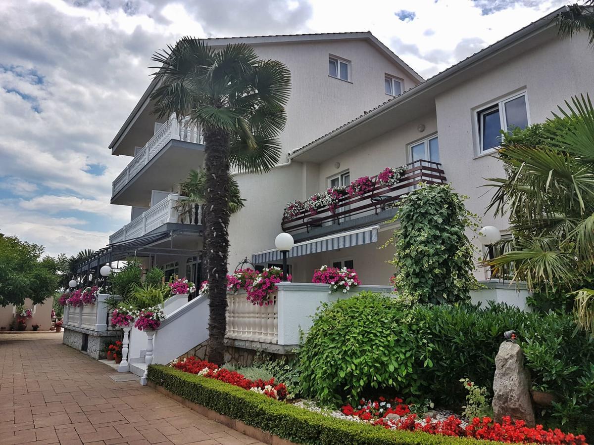 Guest House Katarina Malinska Exterior foto